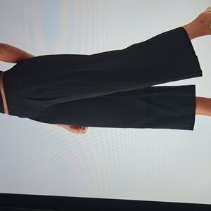 HALARA Black Cropped Pants